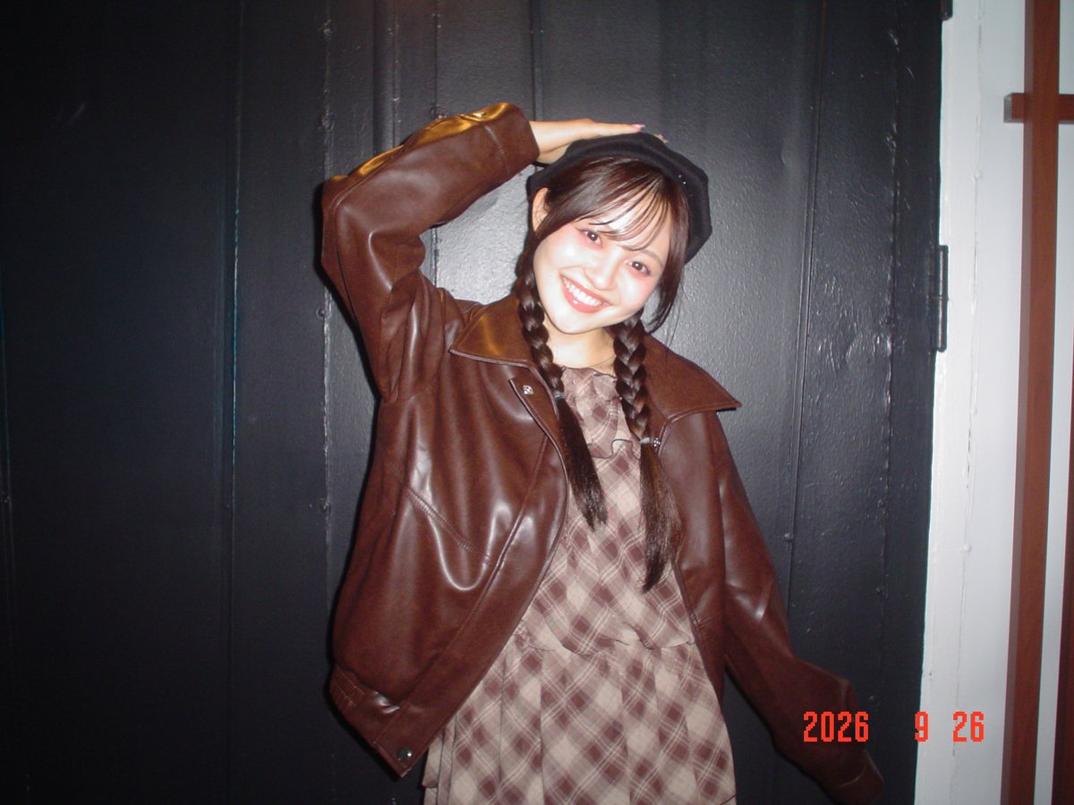kacyu3's tweet photo. 「懐かしい色」

2003年の320万画素のコンデジで撮影。　

  モデル
@_Nana_Fleur_
@photofleur_ https://t.co/6NGhkobJKv