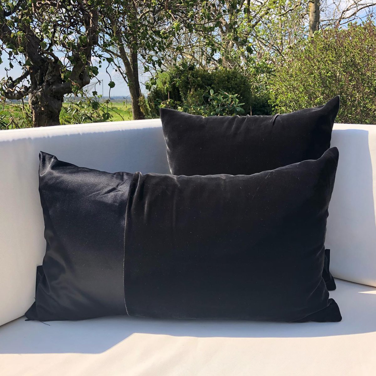 MarionFora5eoe's tweet photo. SUSTAINABLE MONOCHROME COLLECTION https://t.co/VqxleWVsYW
