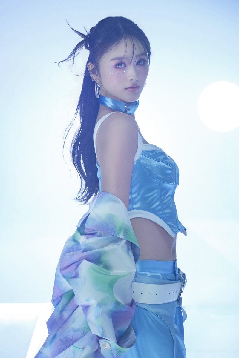 Girls2_official's tweet photo. 𝐍𝐞𝐰 𝐀𝐫𝐭𝐢𝐬𝐭 𝐏𝐡𝐨𝐭𝐨
-𝐌𝐨𝐦𝐨𝐤𝐚 💙

·˖✶࿐·˖✶࿐·˖✶࿐·˖✶࿐·˖✶

咲いた花も過去の話

·˖✶࿐·˖✶࿐·˖✶࿐·˖✶࿐·˖✶

💿2026.11.11
Girls² New EP「EASY」
💎https://t.co/ztAmORh4Ai

#Girls2 #Girls2_EASY #隅谷百花 https://t.co/B0AKgSkZiu
