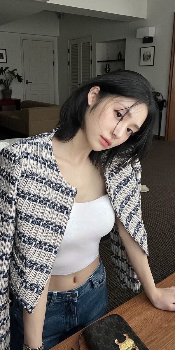 1999_ls's tweet photo. ヘルシー女子の特徴は、"盛るメイク"より"整えるメイク"で素材を活かしてて美しすぎる… https://t.co/sRT0PE1Orj