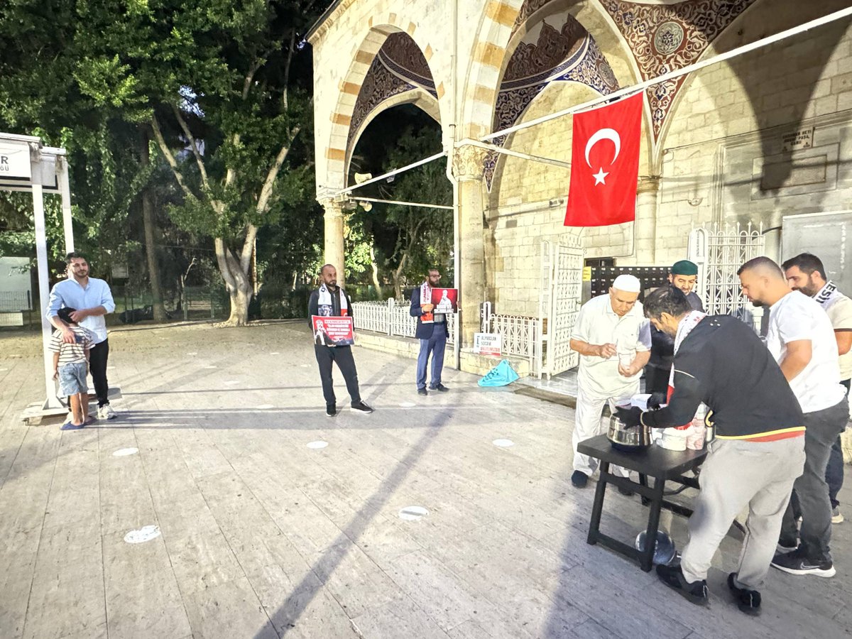 07furkanhareket's tweet photo. Alparslan Kuytul Hocaefendi, Semra Kuytul Hocahanım ve tutuklu bulunan Furkan Gönüllüleri için sabah namazı sonrası çorba ikramında bulunduk. Tüm Furkan Gönüllüleri özgür kalana dek mücadele etmeye devam edeceğiz.

•Muratpaşa Cami

AlparslanHocaya Ozgürlük
SemraHocaya Ozgürlük https://t.co/XhT1nENiFN
