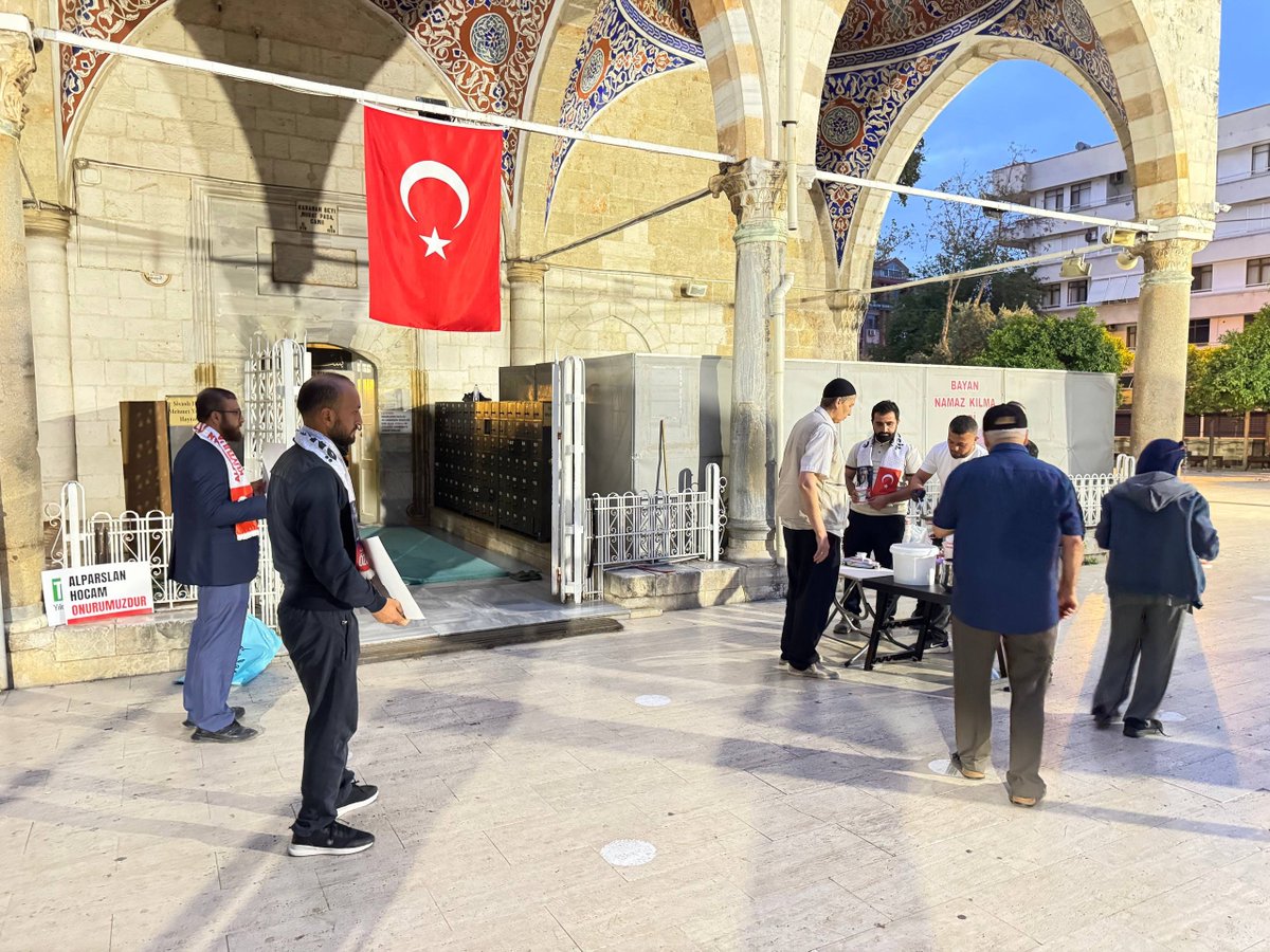 07furkanhareket's tweet photo. Alparslan Kuytul Hocaefendi, Semra Kuytul Hocahanım ve tutuklu bulunan Furkan Gönüllüleri için sabah namazı sonrası çorba ikramında bulunduk. Tüm Furkan Gönüllüleri özgür kalana dek mücadele etmeye devam edeceğiz.

•Muratpaşa Cami

AlparslanHocaya Ozgürlük
SemraHocaya Ozgürlük https://t.co/XhT1nENiFN