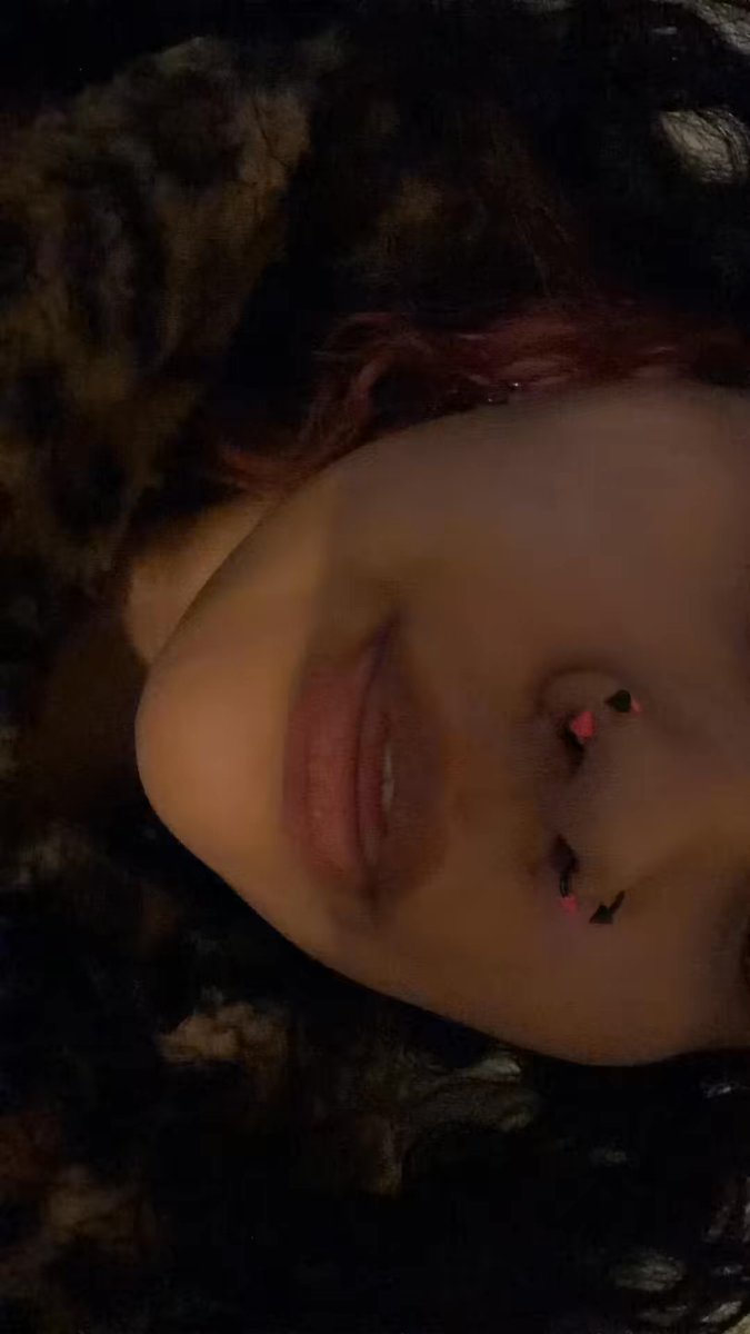 luv_manda6's tweet photo. love the new nose jewelry 🩷🖤 https://t.co/BJI0OoRZy6