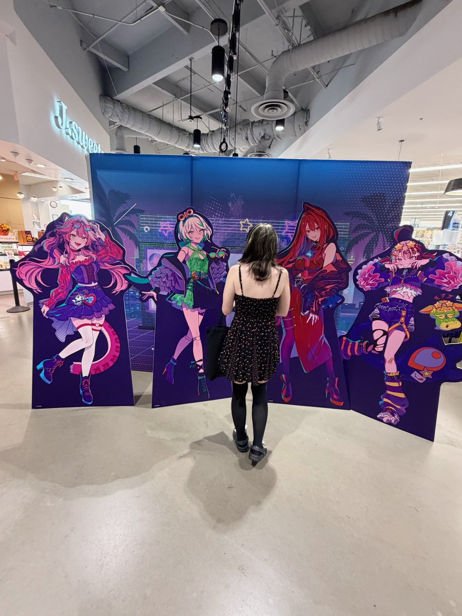 shine_maiden's tweet photo. For JUSTICE~!! I had to an acrylic standee for each girl of course ⸜(｡˃ ᵕ ˂ )⸝♡

#hololive #holojusticepopup @BandaiNamcoAM https://t.co/LZY5DU6m5A
