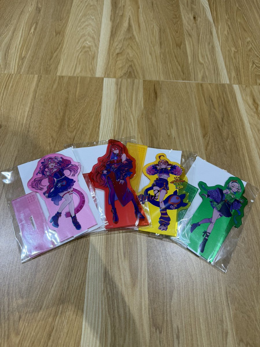 shine_maiden's tweet photo. For JUSTICE~!! I had to an acrylic standee for each girl of course ⸜(｡˃ ᵕ ˂ )⸝♡

#hololive #holojusticepopup @BandaiNamcoAM https://t.co/LZY5DU6m5A