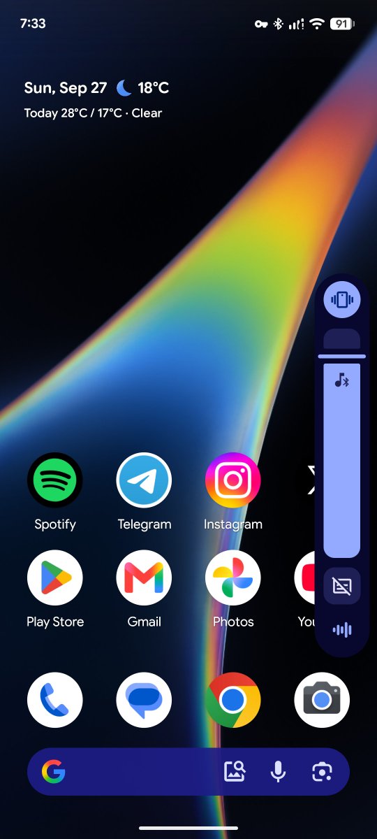 W3HDi's tweet photo. I’m not sure if the missing blur effects in parts of Material 3 Expressive on my Google Pixel 7 are intentional in Android 17 QPR1. Newer Pixels appear to have them. I hope this is addressed in a future update and isn’t a device-specific limitation. https://t.co/KYmUwkgE2P