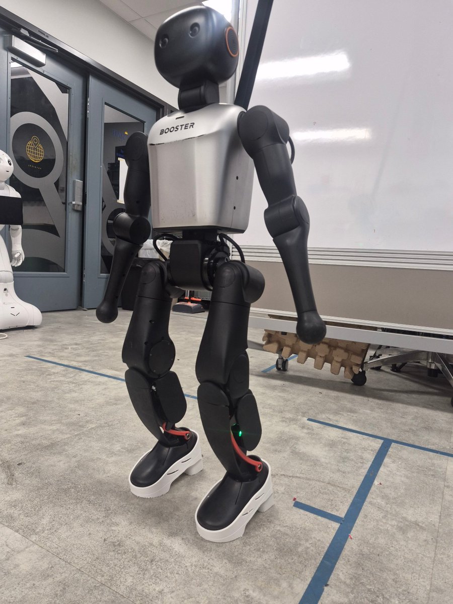kyry_D's tweet photo. every robot deserves a nice pair of shoes https://t.co/6mPsF5TMqC