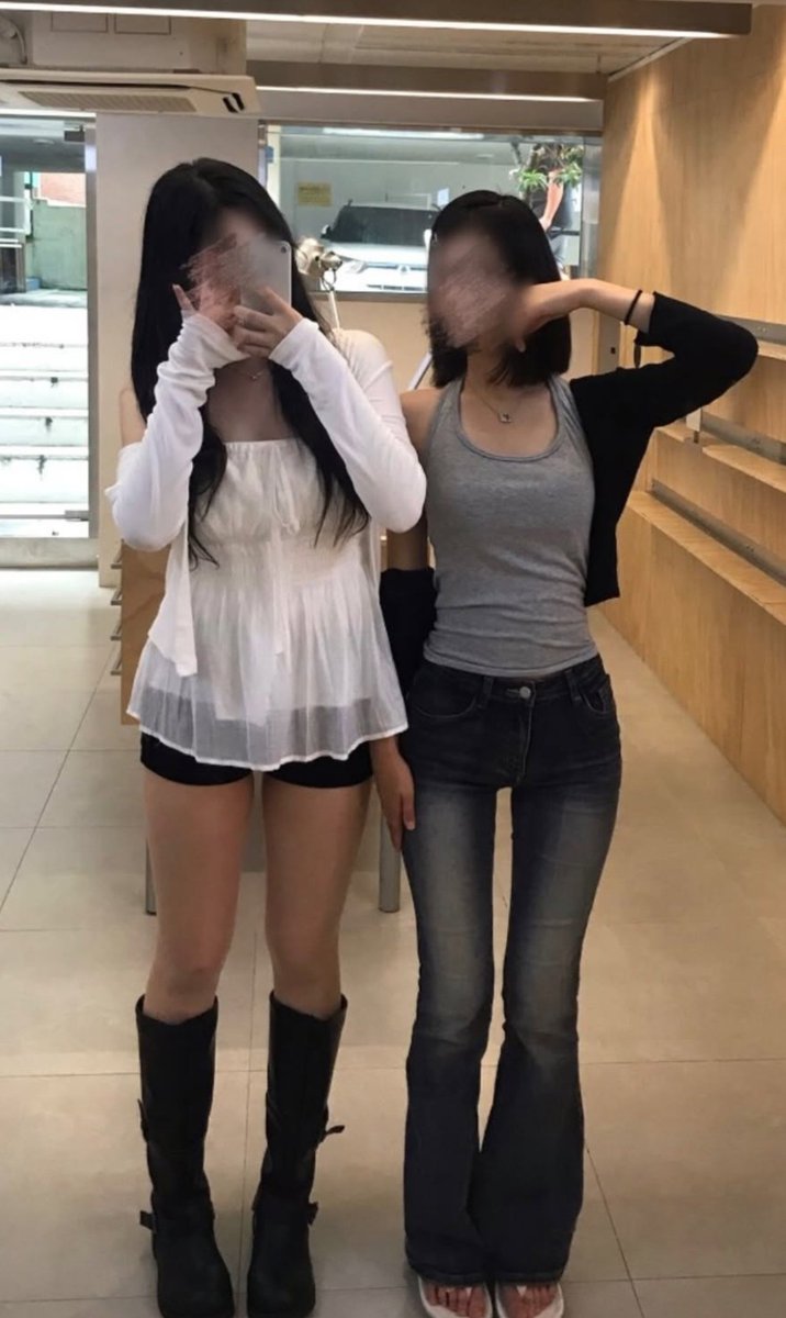 jinejwo's tweet photo. 유서희 10(2번째)
#지인능욕 #��인상납 #지인박제 https://t.co/ONpHsV3BmE
