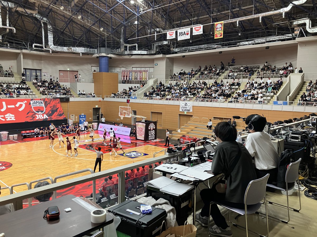 Ryotation's tweet photo. このあと本日の第3試合
#京都精華学園 vs #四日市メリノール学院 

昨日はともに悔しい敗戦となった両チーム
ジュニアウィンターカップなど中学時代からの対戦が続く両校の好カードです🏀

（写真は第2試合の柳ヶ浦vs仙台大明成）

#U18日清食品トップリーグ
#高校バスケ https://t.co/CFC4mfQTNR