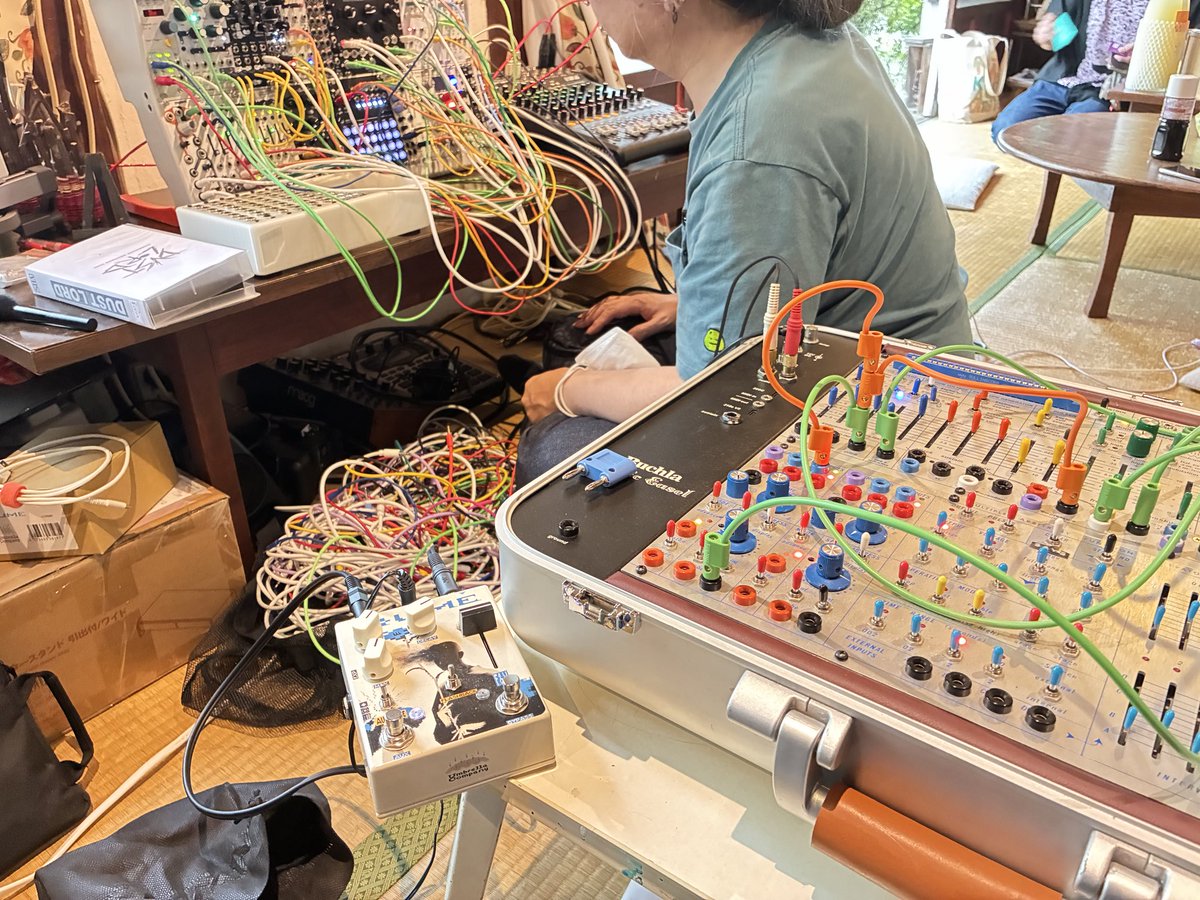 hirahide's tweet photo. 何をどうするわけでもなく、聴かせるわけでもなく、聴くわけでもなく。 https://t.co/Gqmjzzqpnt