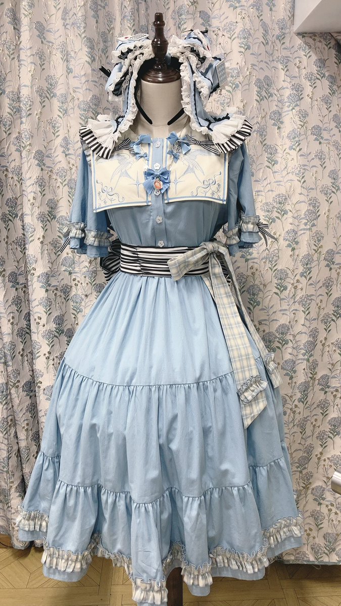 Hoshibako_osaka's tweet photo. こんにちは♪ #星箱大阪店 です🕊️

カナリアの唄スクエアカラーワンピースが再入荷しております💚🩵💙

─ ❦ 𝒮𝓉𝒶𝒻𝒻 𝒞ℴℴ𝓇𝒹𝒾𝓃𝒶𝓉ℯ ❦ ─

爽やかな水色を主役に、ストライプを合わせたコーデ🩵
遊び心のある可愛らしいスタイルに仕上げました♠️🎀 https://t.co/8FSauMtmel