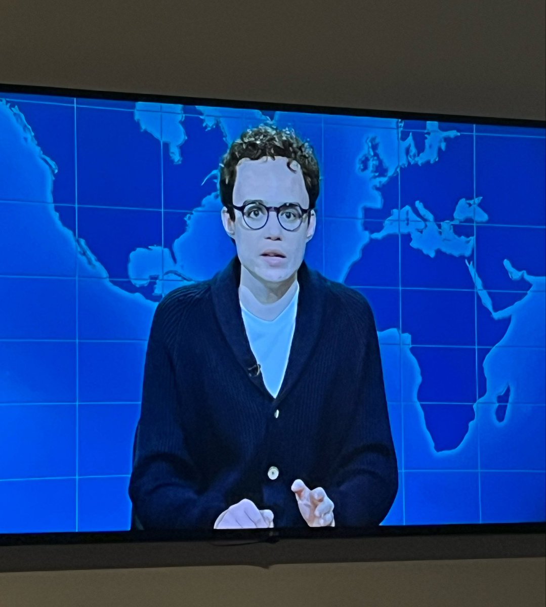 Etchu_u's tweet photo. IM DEAD THEY HAVE JANE DRESSED LIKE CHIP THE IT GUY 💀💀💀 https://t.co/ydcSOAwexx