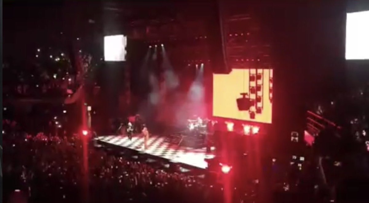fitflklore's tweet photo. 2023 ★ 2026

(todas mis fotos de the 5sos show son lost media solo tengo videos calidad nokia) https://t.co/Dj9jBIlBoM