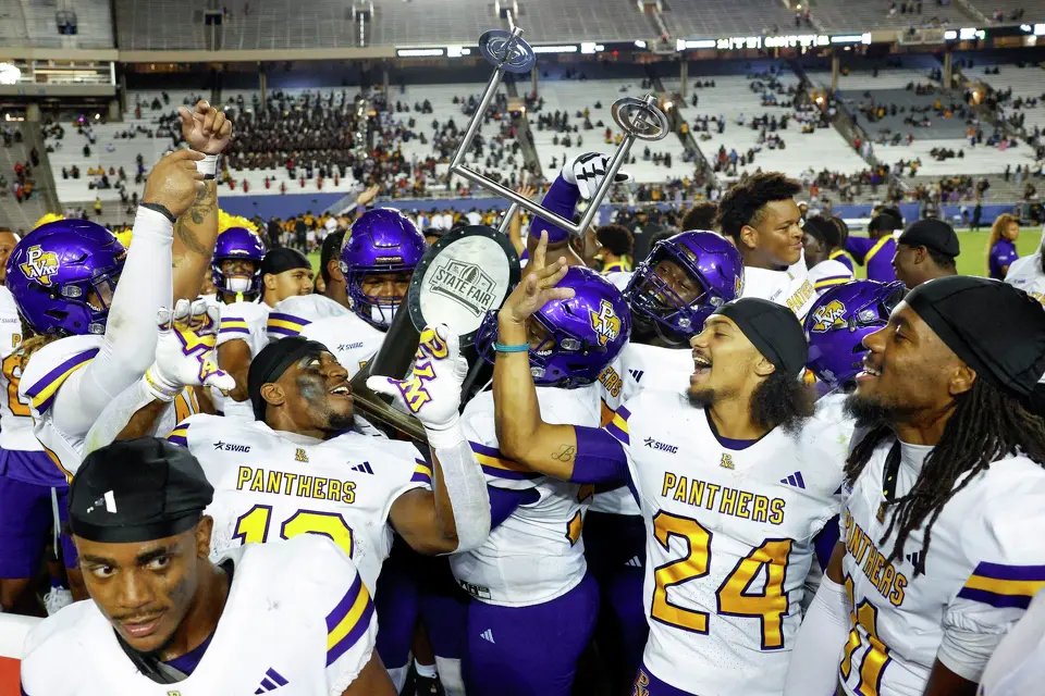 IshmaelRJohnson's tweet photo. “We needed a win worse than some crops need rain in the Midwest."
Prairie View A&M snapped a two-game skid to win its eighth #StateFairClassic in nine years.
Read: https://t.co/H8TRs8RIIV https://t.co/ZciAjOZjep