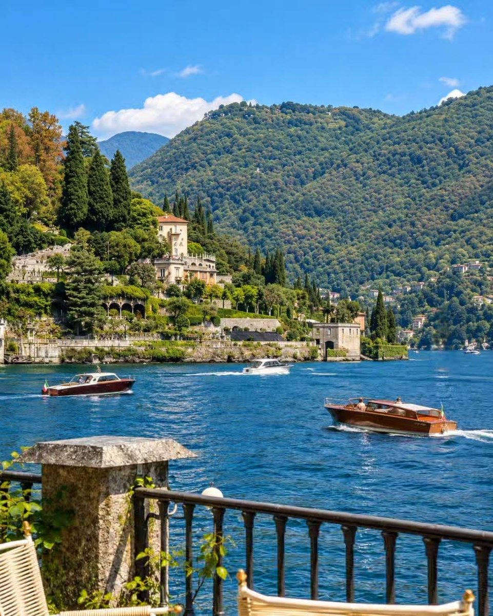 earthserenityy's tweet photo. Lake Como Italy https://t.co/kvqg7KhO1P