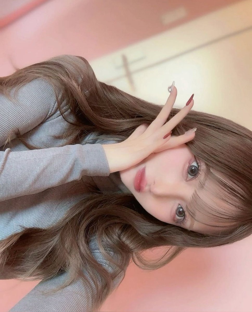 natunoumi7's tweet photo. 小川史記さん、ガルアワのビジュバグバグバグ爆発してませんか？
で初めて知り、今期で一番のドラマだと思ってましたが、いや、アイドルの小川さんビジュが100倍桁違いに良くて「さすがスターダストですわ」ってなりました。感服
最近はちゃんとバディーズ呼び慣れました https://t.co/T049UrsySB