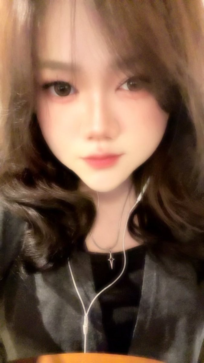 sccubwus's tweet photo. inilah sosok wanita pemecut ai https://t.co/eM3BrZwB09