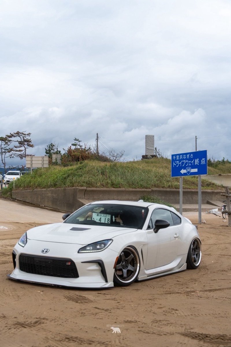 mo___418 tweet picture