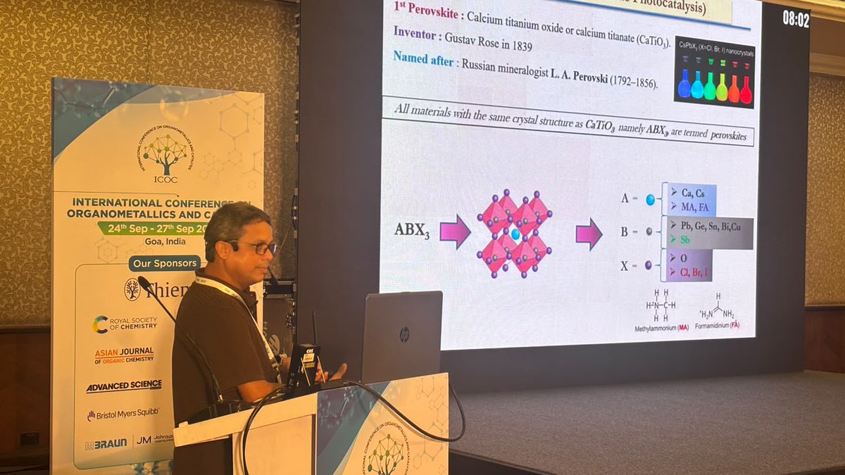 icoc_2026's tweet photo. 🔬🎤 A wonderful scientific session at #ICOCIV2026! Prof. Prasenjit Mal @prasenjit_mal is delivering an engaging Invited Lecture, bringing exciting chemistry and stimulating research perspectives to the stage. ✨ https://t.co/03C34bYxvz