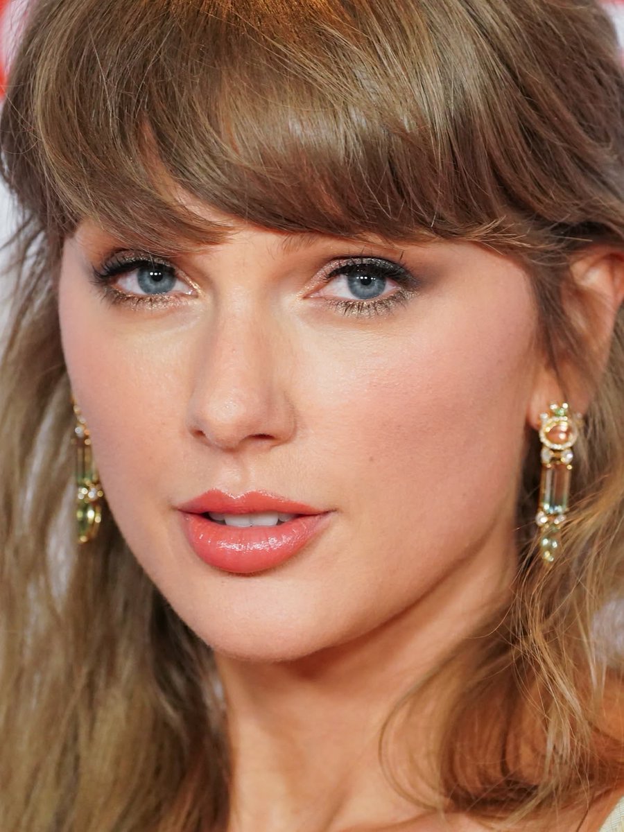GODTaySwift tweet picture