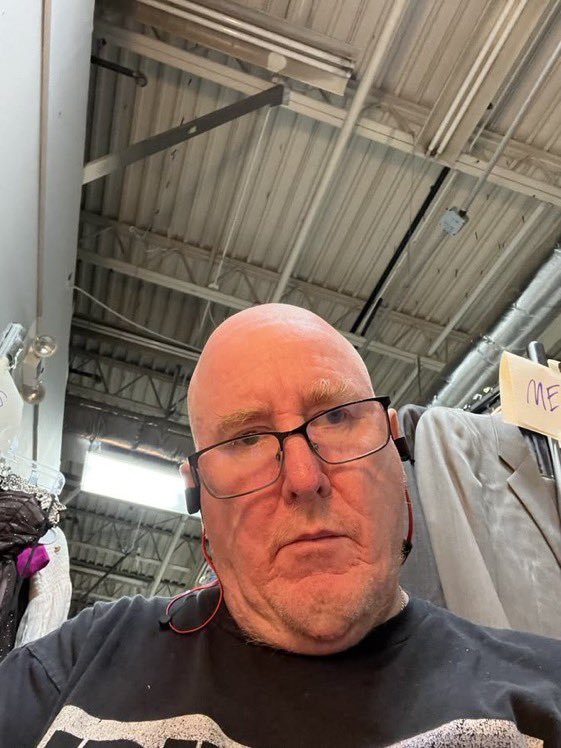 MonmonElrashday's tweet photo. Can we chat https://t.co/tkESLDNtKe