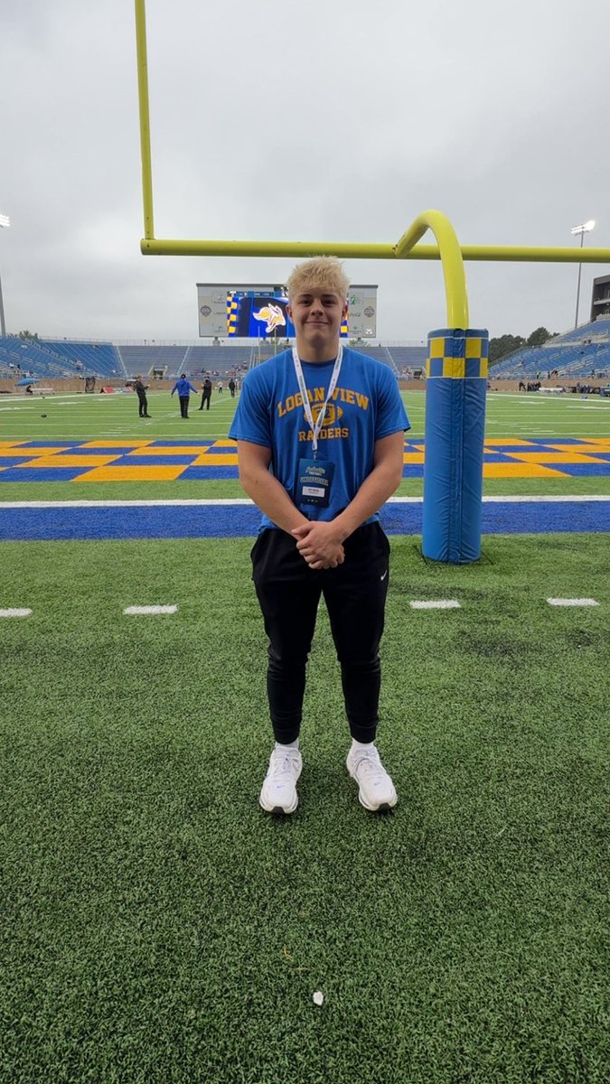 jettvacha's tweet photo. Thank you @Habs_51 for having me out to SDSU today! Had a lot of fun watching @GoJacksFB get a dominant win. Go Jacks!
@coachekart 
@LVRaiderFB https://t.co/wm8G6xLYs9
