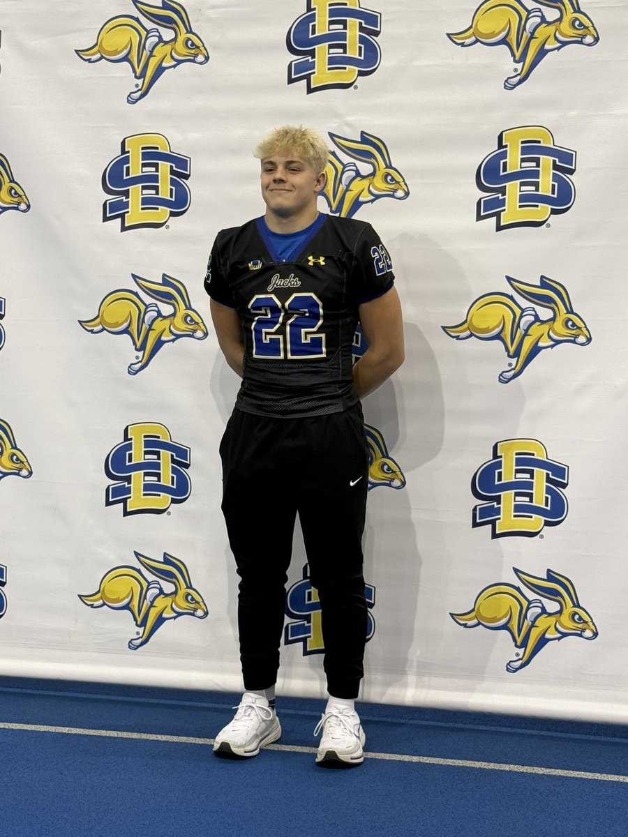 jettvacha's tweet photo. Thank you @Habs_51 for having me out to SDSU today! Had a lot of fun watching @GoJacksFB get a dominant win. Go Jacks!
@coachekart 
@LVRaiderFB https://t.co/wm8G6xLYs9