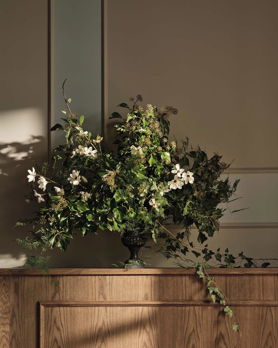 sidneyvo_0or's tweet photo. Made for moments of stillness and gathering – from leisurely mornings to extended evenings with loved ones. With careful design, textured materials, and timeless forms, these spaces encourage conversations and let life unfold naturally.

Explore the ... https://t.co/b6yvunhsyZ