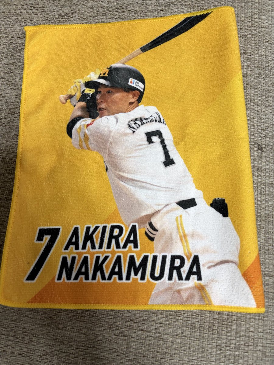 toku0303's tweet photo. 今日が、休みで良かった😁
TVでだけど、最後の勇姿を見届けよう⚾️
#sbhawks
#中村晃
#愛する男 https://t.co/AgfRgPiLMG