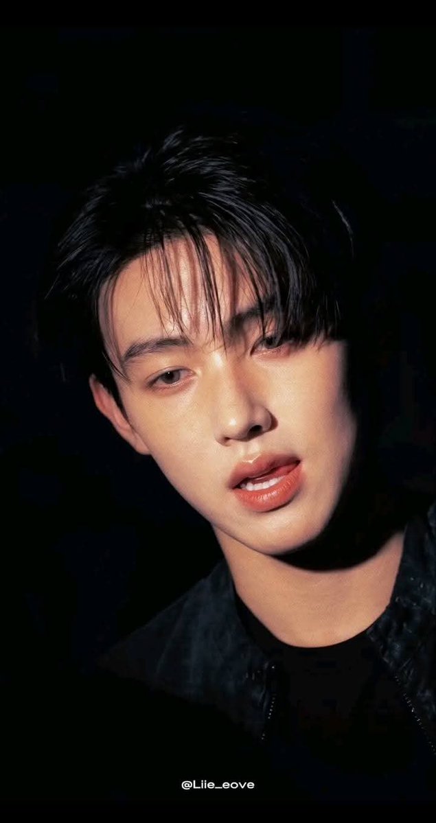 eomsean133's tweet photo. @Hyeonville His journey may be full of challenges, but Seonghyeon continues to move forward with determination. Keep going! 🌟
#성현 #SEONGHYEON
#코르티스 #CORTIS https://t.co/N2Upk3KEbo
