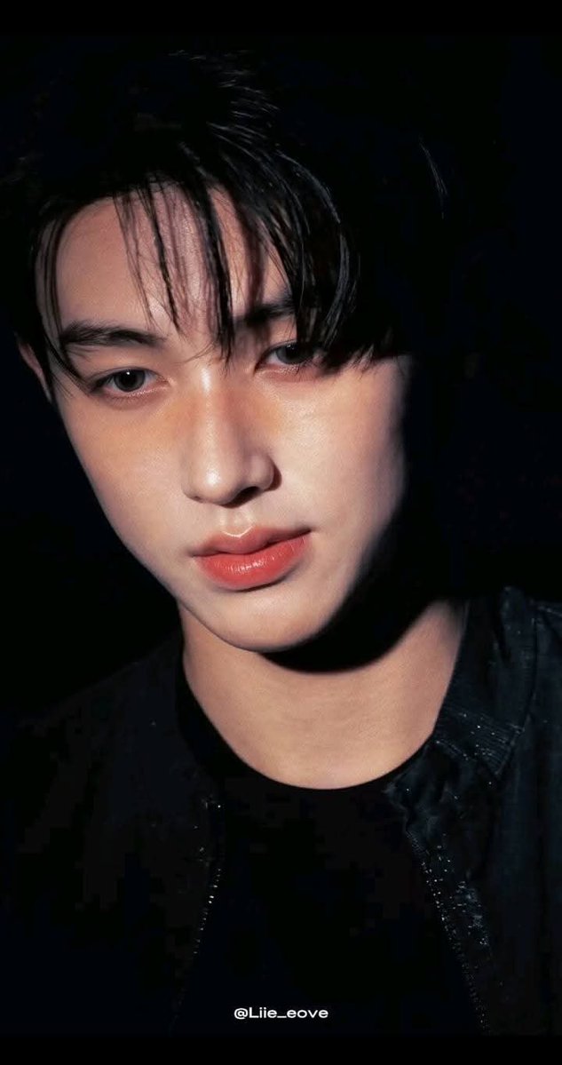 eomsean133's tweet photo. @Hyeonville His journey may be full of challenges, but Seonghyeon continues to move forward with determination. Keep going! 🌟
#성현 #SEONGHYEON
#코르티스 #CORTIS https://t.co/N2Upk3KEbo