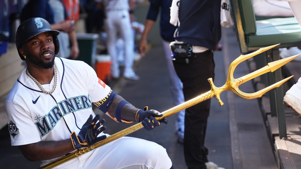 IISwitchII's tweet photo. Acquiring Randy Arozarena is simply one of the best moves in the history of the Seattle Mariners.

Arguably the best left fielder in franchise history in just two and a half seasons, maybe this isn’t the end, but I don’t want to miss saying goodbye to Arozarena. Thank you, Randy. https://t.co/UcgQcKlQLs