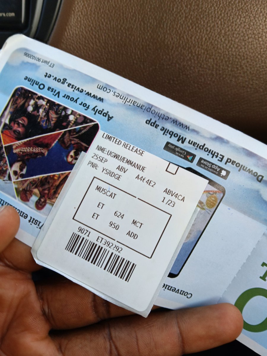 Gremlin8789's tweet photo. @flyethiopian Please help me and find my luggage.
You people didn't bring my luggage to Oman.
It's frustrating.
What's happening 😭💔 https://t.co/cDz2gd7nq8