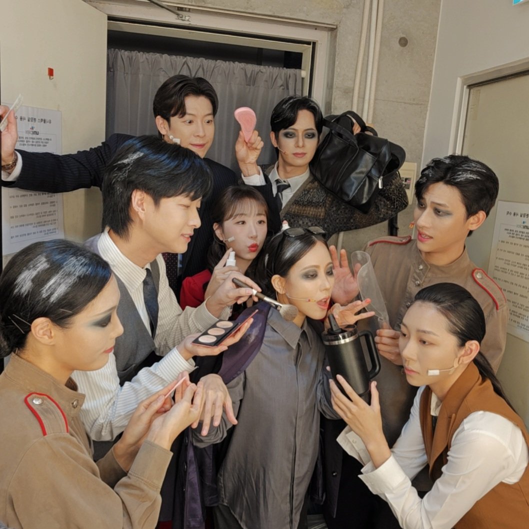 Midnight_M2017's tweet photo. [뮤지컬 #미드나잇액터뮤지션 #THE_CHOICE]

🚪오늘의 단체사진 공개

#장보람 #조현우 #박혜민 #김솔 #김소진 #강현동 #김준 #조재철

_
𝟐𝟎𝟐𝟔.𝟎𝟖.𝟏𝟏 - 𝟐𝟎𝟐𝟔.𝟏𝟏.𝟐𝟗
NOL유니플렉스 3관 https://t.co/77AFbiICZA