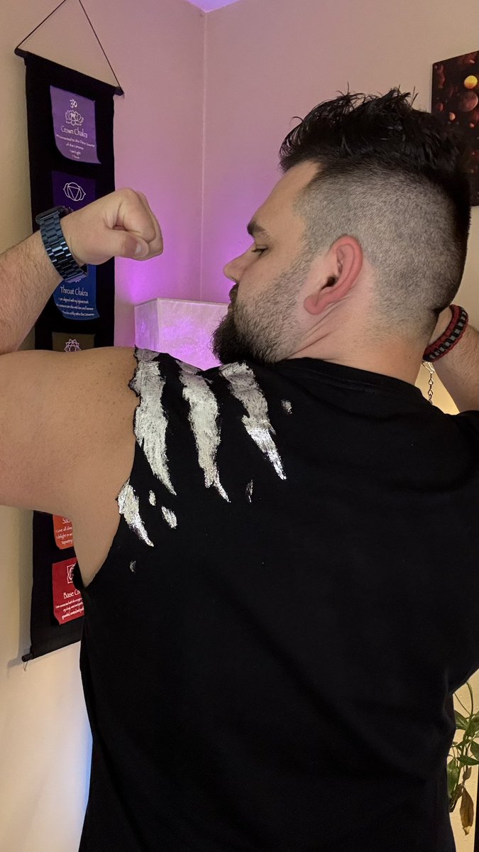 PAWsitiveBEAR_'s tweet photo. Just a bear spreading PAWsitivity through his PAWsitive BEAR Claws. Happy Saturday everyone. #staypawsitive https://t.co/NBzkSmgVuZ