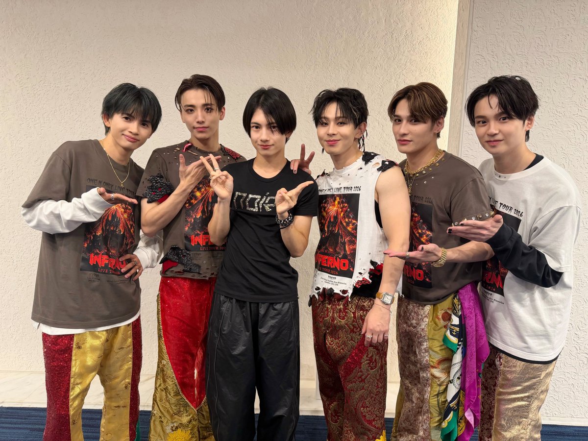 bmsg_trainee's tweet photo. ⸜ ✉️ #LETTER_FROM_KEI ✨ ⸝

KEIです！⛓️

大好きなお兄ちゃん達ONE N' ONLYさんのLIVE『INFERNO』を観に行かせていただきました！✌🏻🩵

EIKUくんからいただいたパンツを着てLIVE観覧🎶
先日、お洋服を何十着といただきました😭🙇🏻‍♂️
感謝の気持ちでいっぱいです🙏🏻

ワンエンさんのパワー漲る全力のパフォーマンス、流石"魂の熱波師"だなと感じました！！🔥
個人的にサンバラを生で見れることを楽しみにしていたのですが、会場の一体感と、大勢のSWAGのみなさんを率いるワンエンさん達を見て、コールを楽しみながらも感動しました🥲👏🏻

いつお会いしても、本当に愛が大きくて温かいお兄さん達で憧れます！🫶🏻
「けいのこれからが楽しみだなあ！」って言ってくださって、その期待を超えていきたいですし、ステージで会えるように頑張ります！❤️‍🔥

こうして大好きな皆さんからたくさん刺激とパワーをいただけた最高な1日でした！！
僕もデビューして活躍する姿を見せて恩返ししたいです🤝🏻☺️

#ワンエン #ONENONLY @onenonly_tokyo
#KEI #BMSGTRAINEE