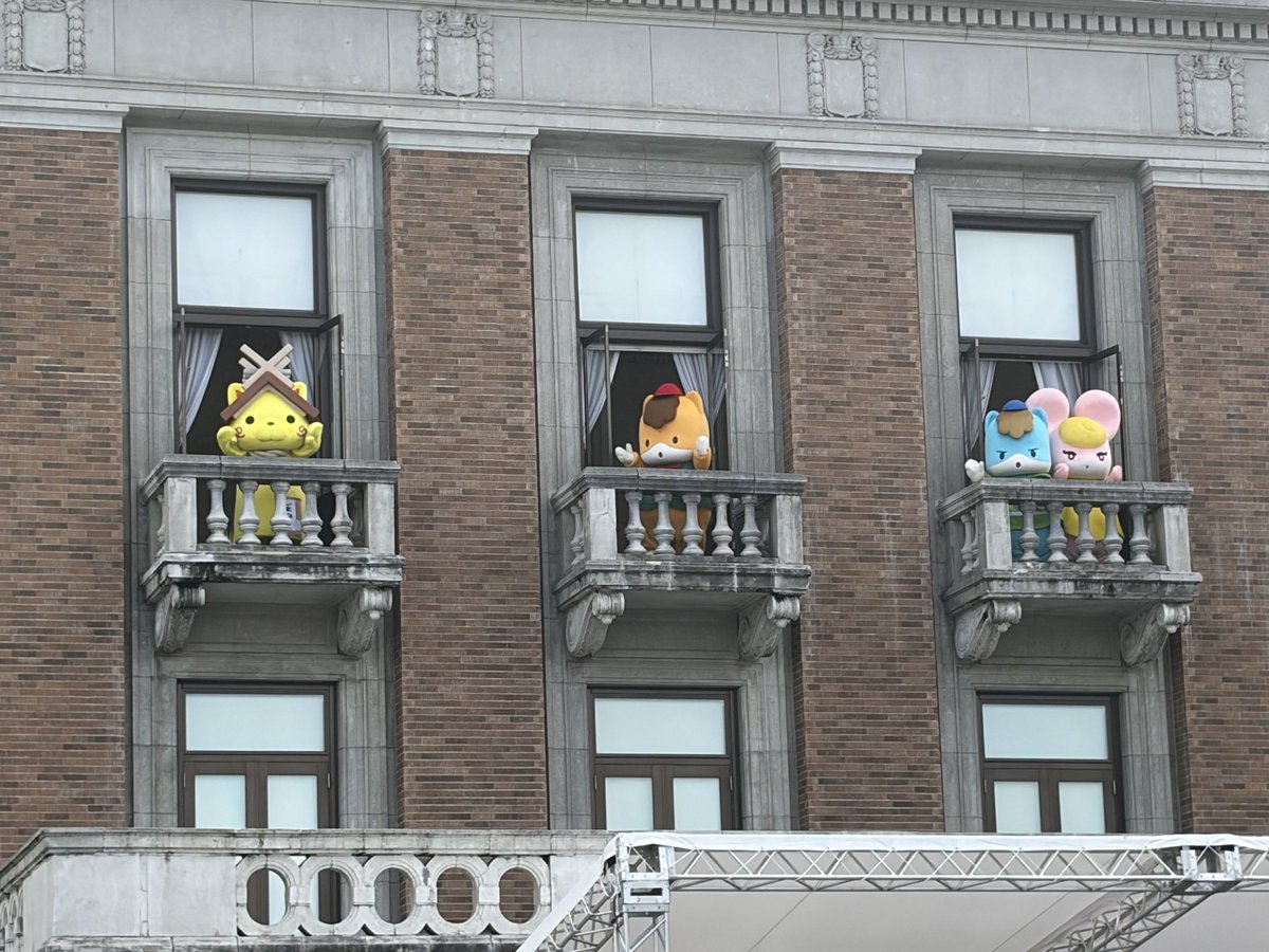 GotChara_kyokai's tweet photo. 窓から見てるよ！

#ご当地キャラカーニバル https://t.co/bHMdoSjhal