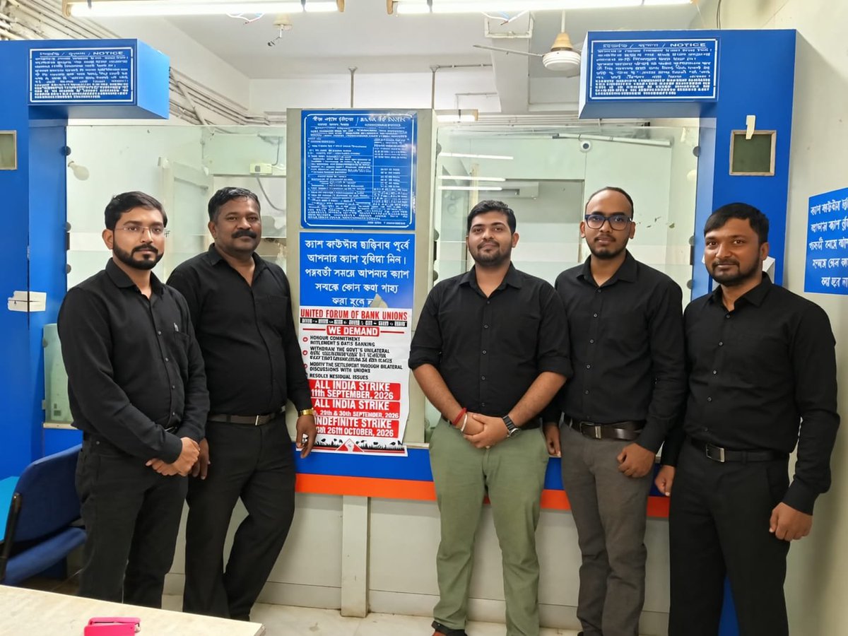 Debasis31951590's tweet photo. @sanjaybpi We demand 
#5DayBanking
#BLACKSUNDAY https://t.co/wuC2SETreR