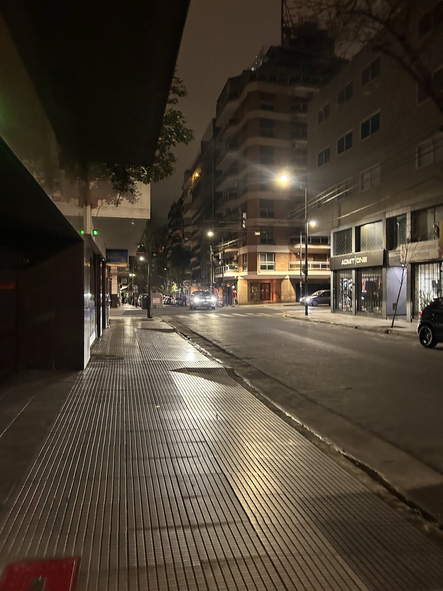 HowardDegen's tweet photo. lo muerta que esta la noche en buenos aires

se extrañan los dias mas felices https://t.co/Z0XgW4jozT