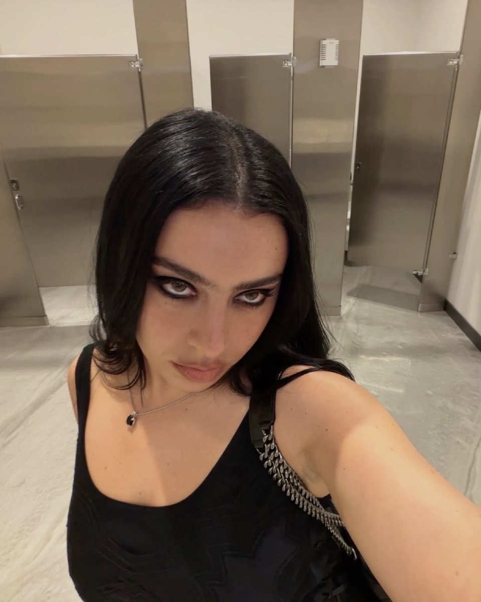 xcx_files's tweet photo. https://t.co/4GliTsoZNP