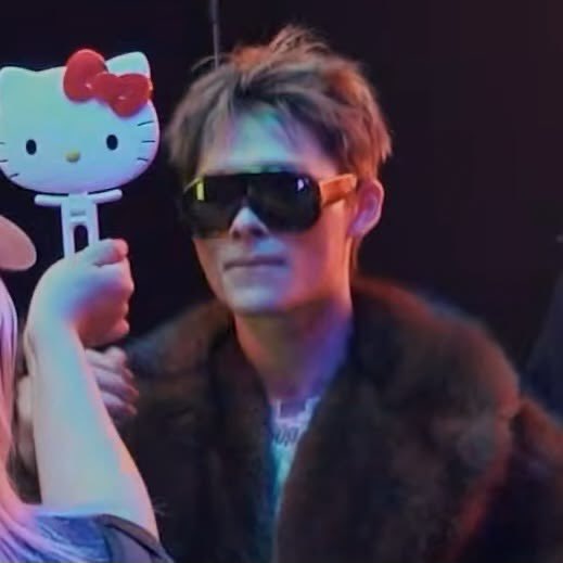 sungoon3r's tweet photo. we desperately need hello kitty riki back on the tl https://t.co/MEg0lUhNhY