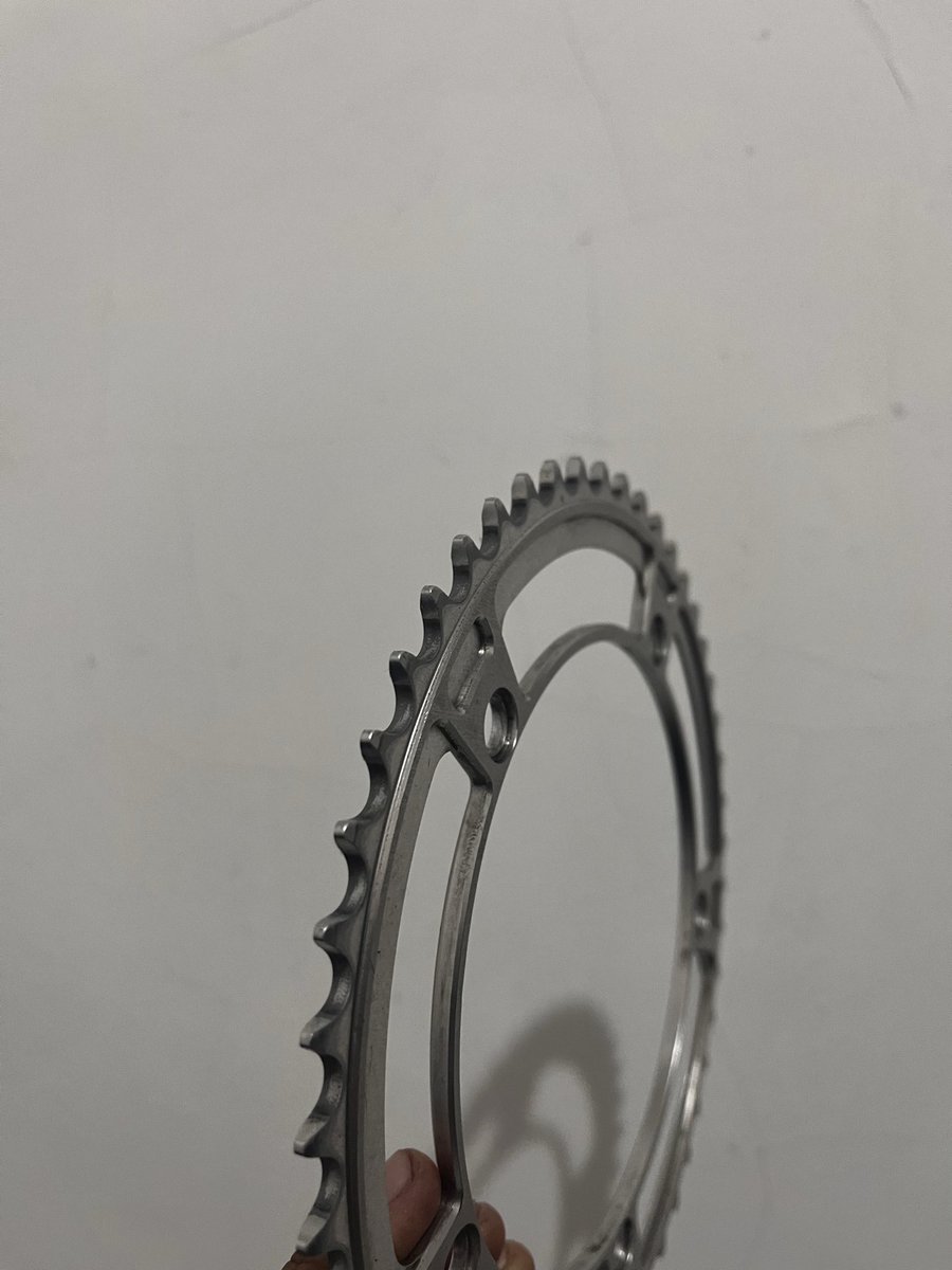 Bukanserangan's tweet photo. Barangkali ada yang nyari. 
Chainring sakra 49T, Overall mulus,
pemakaian weekend only
IDR950K
Cari yang mau COD dulu, lokasi jakarta selatan 
#fnfjb https://t.co/5UaIsah0Xj