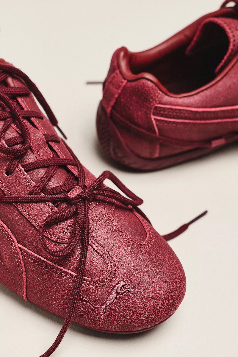 eleven_digits's tweet photo. The New ROSÉ x PUMA Collection, Out Oct 8! ✨ https://t.co/T4NDCRM6O3