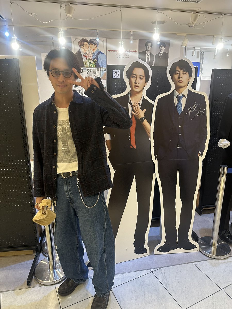 shu_wa1026's tweet photo. 大阪天王寺キスあとポップアップなう
っていう事で、本日23:45頃からインスタライブ関西同時視聴を開始します✌️
配信を楽しみにしてる方にも配慮しつつ、リアタイ視聴をしますのでみんな見にきてね✨

#dramaL_abctv 
#キスは捜査のあとで　#キスあと　#同時視聴　#関西　#ABCテレビ　#渡部秀 https://t.co/aqYOA7fYxQ