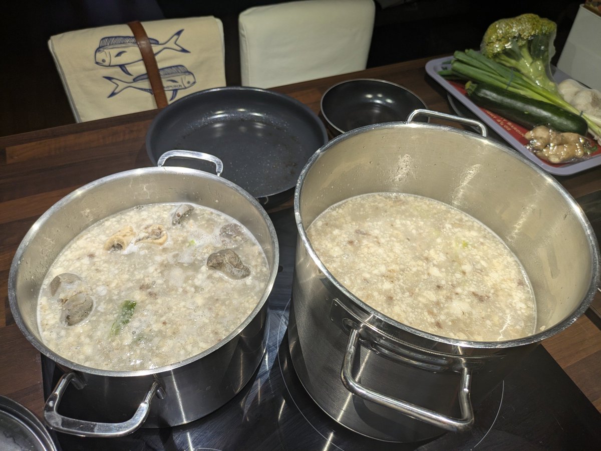 ibu_Cthu's tweet photo. 朝6時から2番出汁を炊き始める https://t.co/1gzC7o2DTN