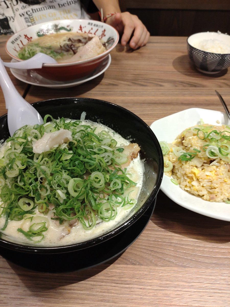 kan_na1011's tweet photo. ネギ好きなので、メニューにネギとあるとスルー出来ない(笑)
レンゲで別皿で来るネギが見えていませんが…💦 https://t.co/k1jp9WvK5B