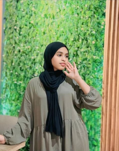 lubnerh_'s tweet photo. I look like I’m alright but Wallahi I need a husband 🥰🙏 https://t.co/ugolKkMG6H