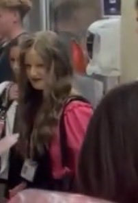 JayJayvwuc's tweet photo. @Fatahilah03 She look evil asf like evil. Why the fk was she smiling https://t.co/9Vb0w12IZp