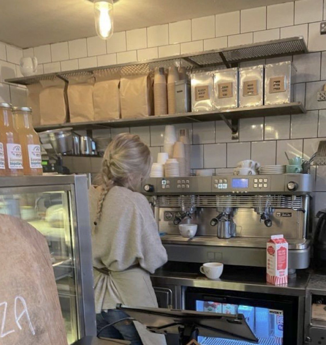 pizzzazlut's tweet photo. Kingdon AU where flower shop owner Frank Langdon brings a “welcome to the neighborhood” bouquet to the new coffee shop on Main Street https://t.co/AHjec1MDt0