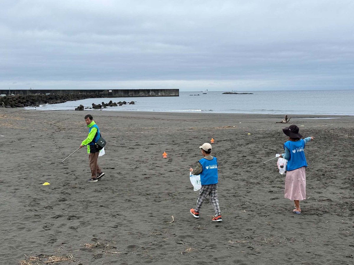 CleanupFrontier's tweet photo. 茅ヶ崎西浜ビーチクリーンナップ
8月は夏休みだったので
久しぶりのビーチクリーンナップです
天候も雨が降降らずになんとか開催でしました
今回は地元の方4人での活動となりました
ビーチには雨や台風で打ち上げられたゴミがありました
たくさんのゴミを回収してビーチも綺麗になりました https://t.co/6Ylu0gNVBz